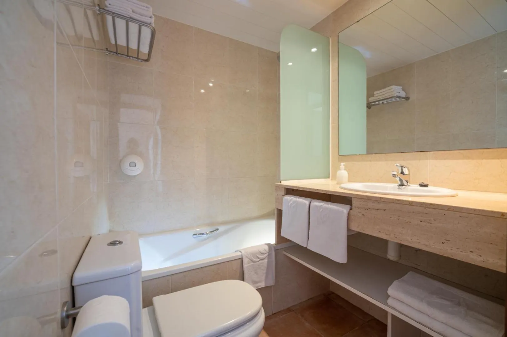 Albamar Apartaments Lloret de Mar 0*,  Spain